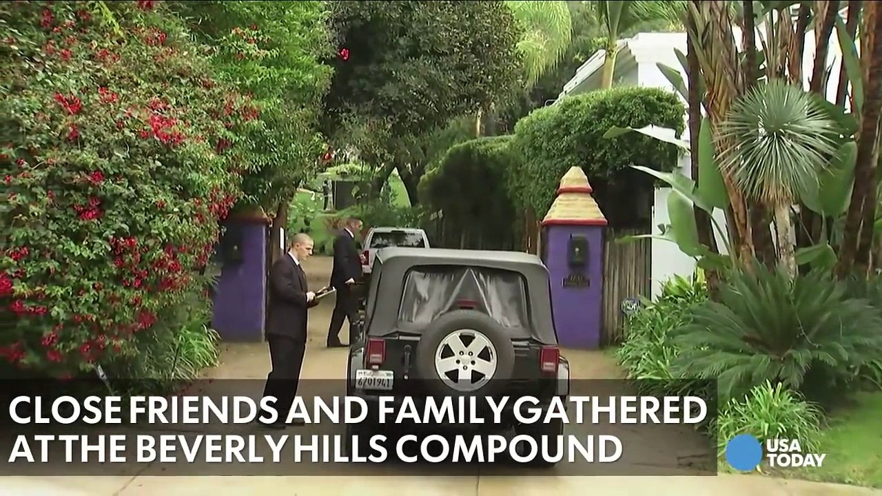 Private memorial held for Fisher, Reynolds--VQMC808hu8