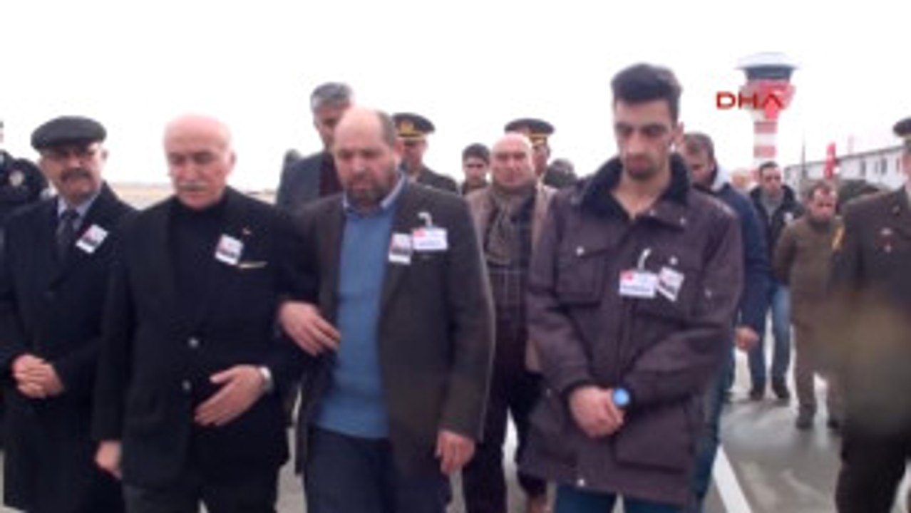 Samsun Şehidin Annesi 'Annen Kurban Olsun Sana' Diyerek Sinir Krizi Geçirdi