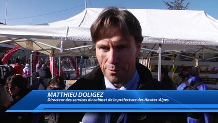 D!CI TV : on pose pour la photo avec SAM sur le parc d'assistance du Monte Carlo