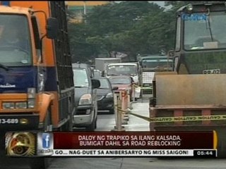 Download Video: 24 Oras: Daloy ng trapiko sa ilang kalsada, bumigat dahil sa road reblocking