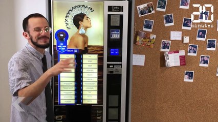 Cet homme découvre un gros serpent dans son moteur (hallucinant)