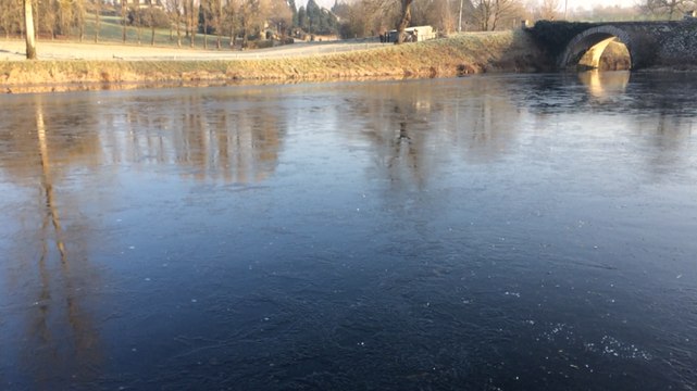 Le canal de Nantes à Brest a gelé !