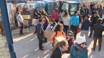 Envían contenedores de ayuda humanitaria a refugiados
