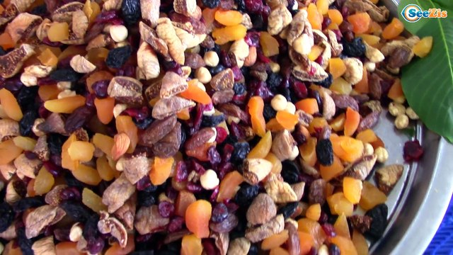 Кукла Беби Борн и Ярослава на рынке в Анталии. Продуктовый Шопинг. Видео для детей. Doll Baby Born