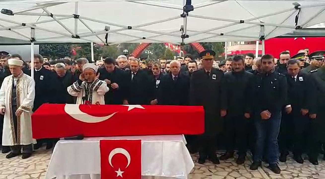 Devrek şehidine ağladı 2...