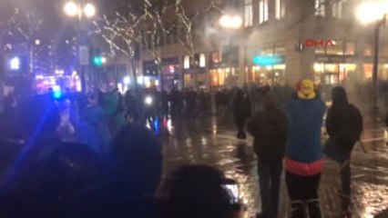 Portland'da Trump Karşıtlarına Biber Gazıyla Müdahale