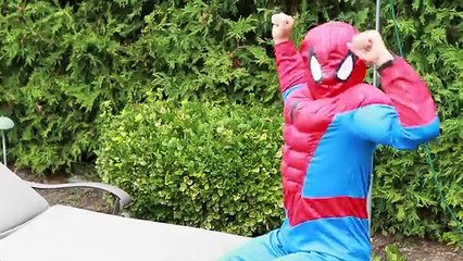 SCORPION ATTACKS ELSA - SPIDERMAN Rescues Frozen Elsa by Swimming Pool