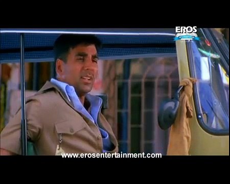 Akshay Kumar turns into a Rickshaw Driver
