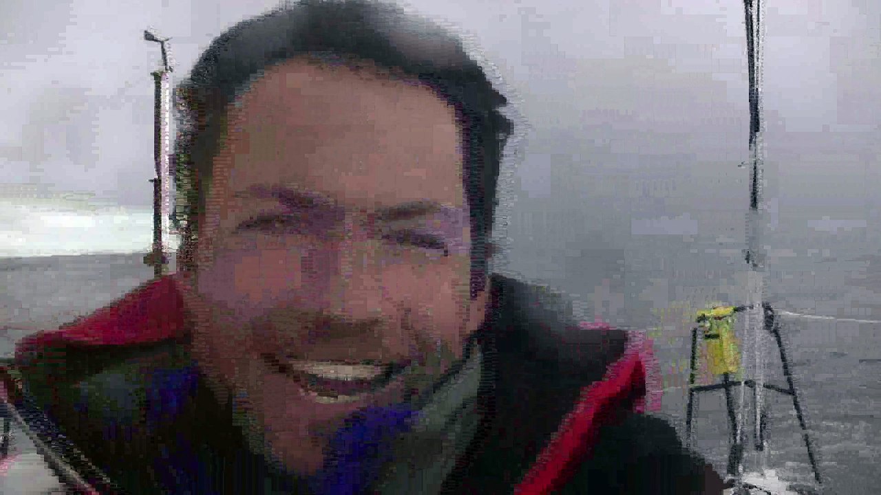 J77 : Romain Attanasio dans le détroit de Le Maire / Vendée Globe