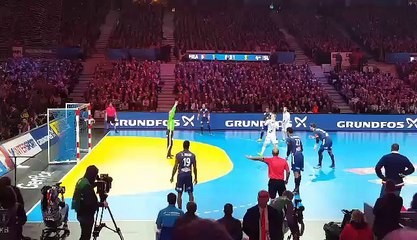 Mondial 2017 | Penalty réussi par l'Islande