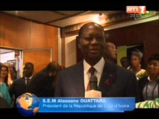 La première récompensée par le directeur exécutif de l'ONUSIDA