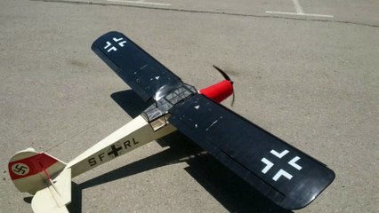 PROBANDO MOTOR Y TREN DE LA FIESELER STORCH