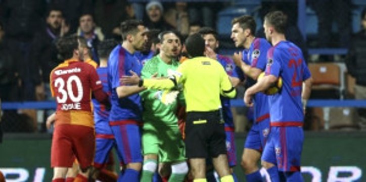 Rıdvan Dilmen, Hakem Cüneyt Çakır'ı Yerden Yere Vurdu