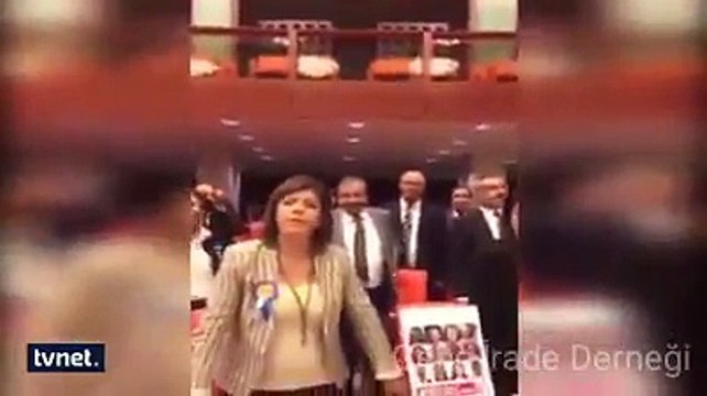 'Oyunu kullanmayan var mı' sorusunun ardından şov yapmaya çalışan HDP'lilere AK Parti İstanbul Milletvekili Ahmet Hamdi