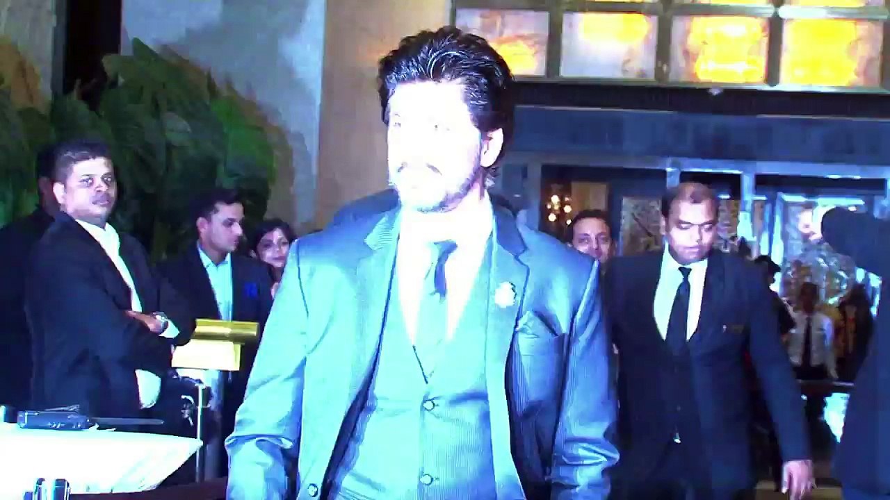 Dhoom 4 _ Shahrukh Khan To Play Villian _ Ranveer Singh As Cop