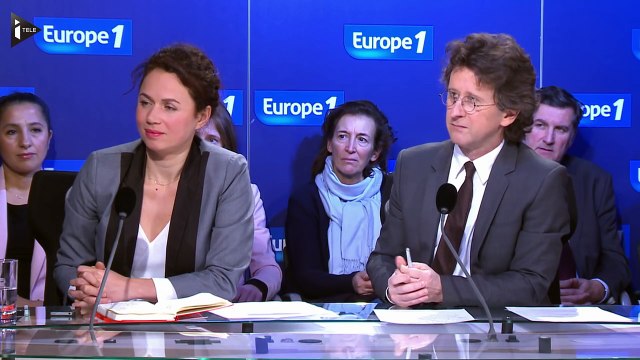A Cuba, Ségolène Royal défend le bilan de Fidel Castro et fait polémique-s42yTmvRPHg
