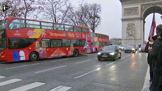 Manifestation des conducteurs d'autocars à Paris-D6pZCGG-avs