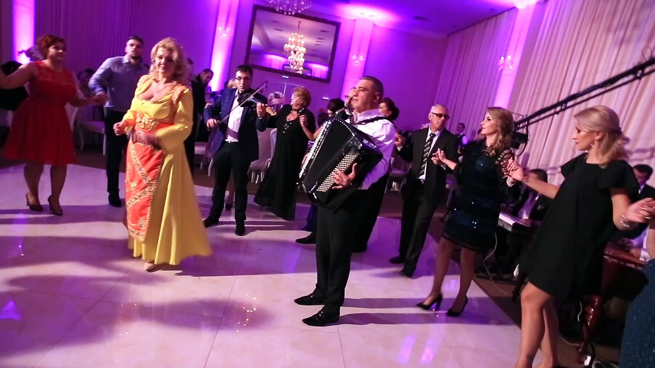 CELE MAI NOI HITURI  - MUZICA DE CHEF SI VOIE BUNA PENTRU NUNTI ROMANESTI - FORMATIA SIMONA TONE