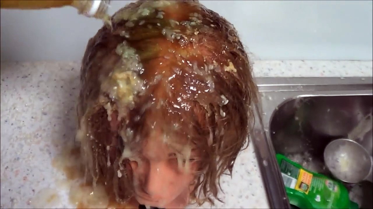How To Wash Your Hair-F5A5MJbfSgg