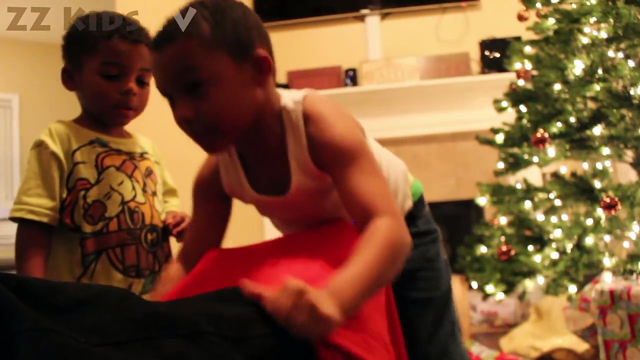 Bad Baby Transform Dad into SANTA CLAUS and Open Christmas Toys Gifts ZZ Kids TV Toys Family Fun