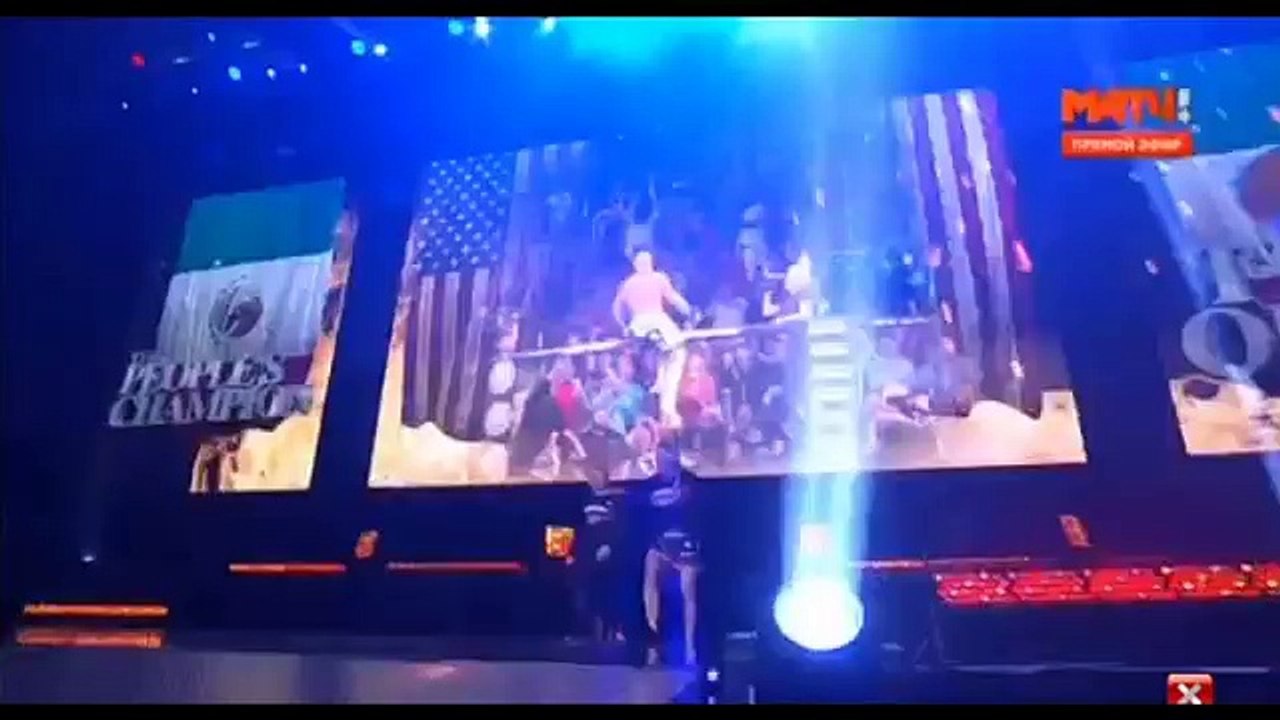 Tito Ortiz défait Chael Sonnen avec un étranglement arrière au 1er round au Bellator 170