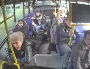 Zincirleme Kazada Otobüste Yaşanan Panik Kameralara Yansıdı