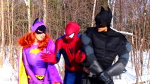 Spiderman & Frozen Elsa vs Evil Anna! w/ Pink Spidergirl & Joker! Superhero Fun in Real Li