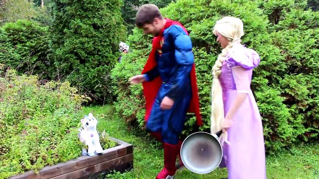 Frozen Elsas CAR SCARE! w/ Spiderman Maleficent Joker Rapunzel Superman Toys IRL! Superhe