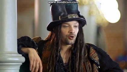 FAUN Niel Mitra spricht gälischen Text von 'Wilde Rose'-c6AgkINVFqQ