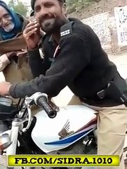 Policemen taking bribe caught on camera-6efsOWWjXmE