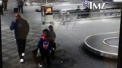 Video of First Shots in Ft. Lauderdale Shooting _ TMZ-TC32b8FA_qs