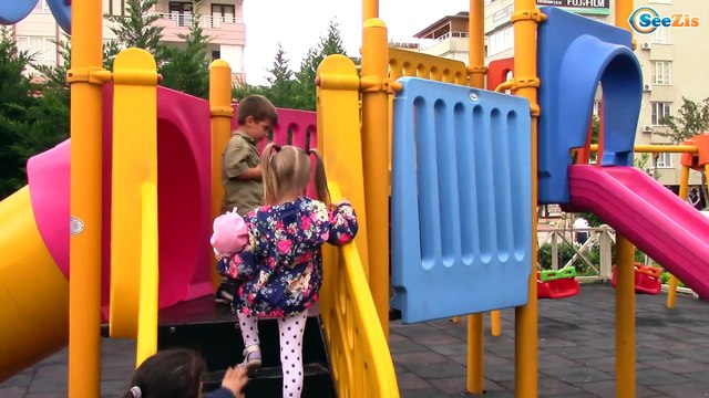 Кукла Беби Борн и Ярослава на прогулке. Видео для детей. Парк Матрешек Анталия. Baby Born Doll