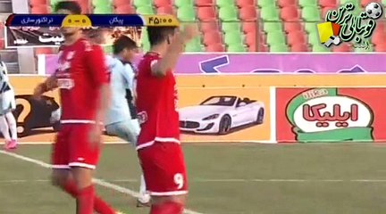 وقتی دو بازیکن تراکتورسازی دیر به بازی می‌رسند