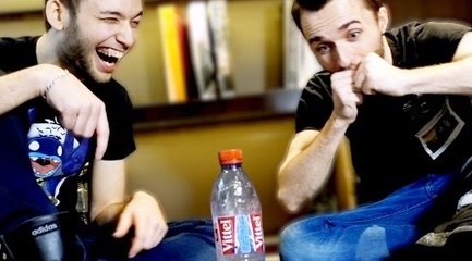 SQUEEZIE-TU PERDS TU POUSSES (Bottle Flip Challenge)