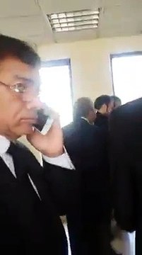 Leak Video Of Khawaja Saad Rafique Kissing Reporter In Court For Supporting PMLN