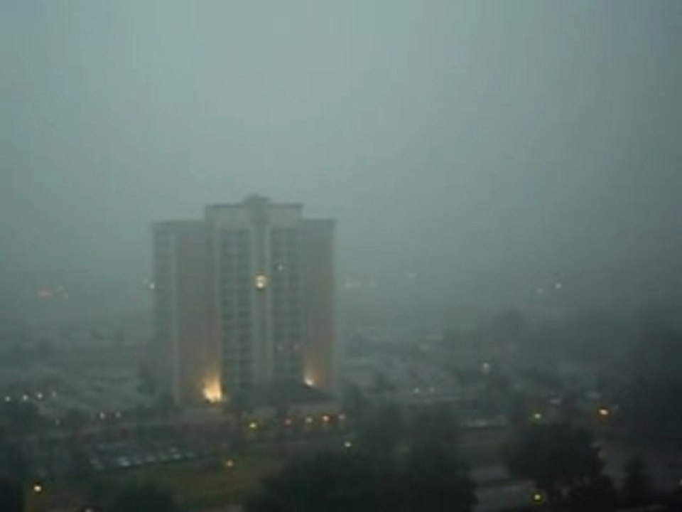 violent orage à Orlando Floride