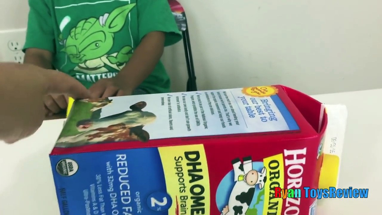 Making a Boat with Spongebob Squarepants Balloon DIY Activity for Kids Bath Toys Ryan ToysReview