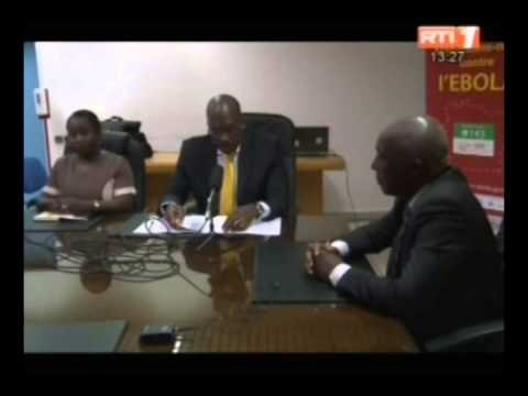 Ebola La fondation MTN CI remet un cheque de 20 millions FCFA a l' Etat ivoirien pour soutenir ses