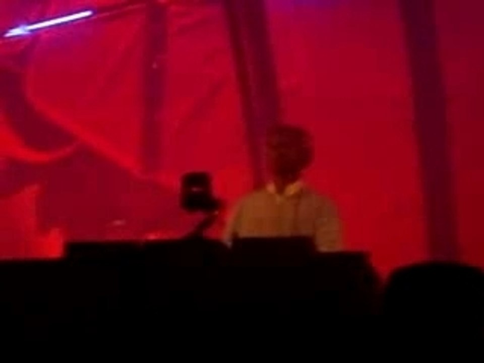 City parade closing party - mainstage08 - green velvet1