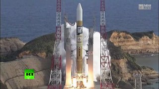 RAW - Rocket carrying Himarari-9 satellite launched from space center in Japan-2tdJ5JEsb_8
