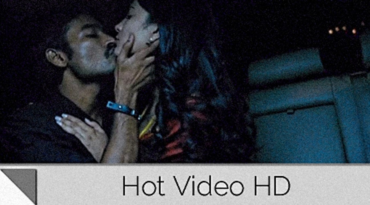 Shruti Haasan Hot Scene from Moonu | Dhanush | Shruti Haasan