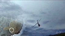 Helicóptero com 4 pessoas faz manobra e cai em represa no sul de Minas Gerais - Fantástico 22/01/17