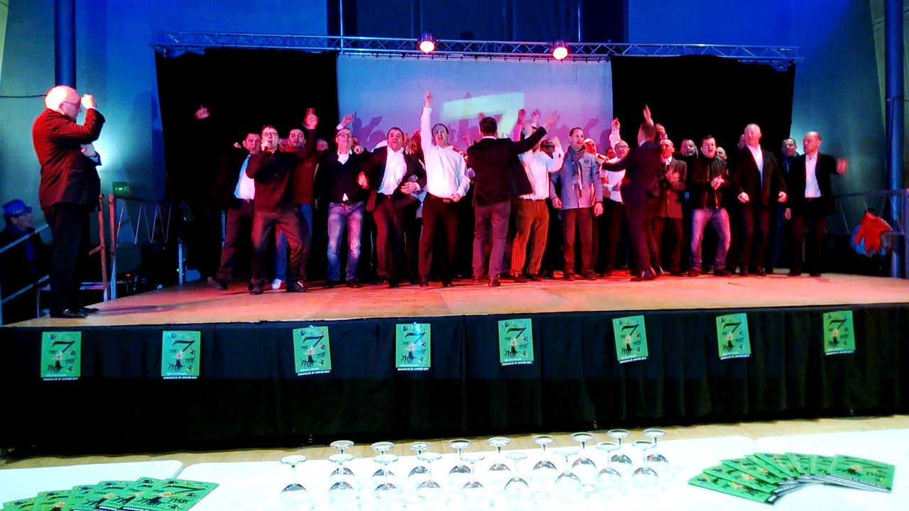 Chansons des conscrits de la « 7 » de Villefranche-sur-Saône : les 50 ans!