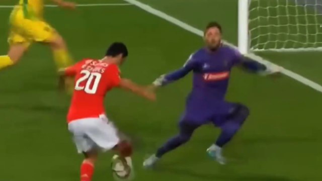 Les buts et skills qui ont révélé Gonçalo Guedes