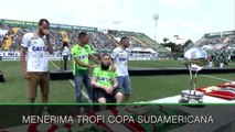 SEPAKBOLA: Copa Sudamericana: Emosionalnya Chapecoense Terima Trofi