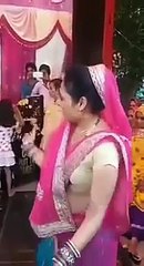 Desi Housewife Dance at marriage on dj songs -- MarwadiDesi Bhabhi Dance