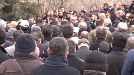 Ilhan Cavcav, Cebeci'deki Aile Mezarlığına Defnedildi