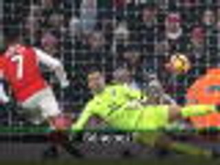 Wenger unimpressed by Sanchez's penalty
