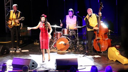 Stephanie Zeligman sings 'Barefoot Baby' Elvis 56 Elvis Week 2016