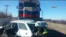 Malatya Yük Treni Otomobil Ile Çarpıştı 3 Yaralı